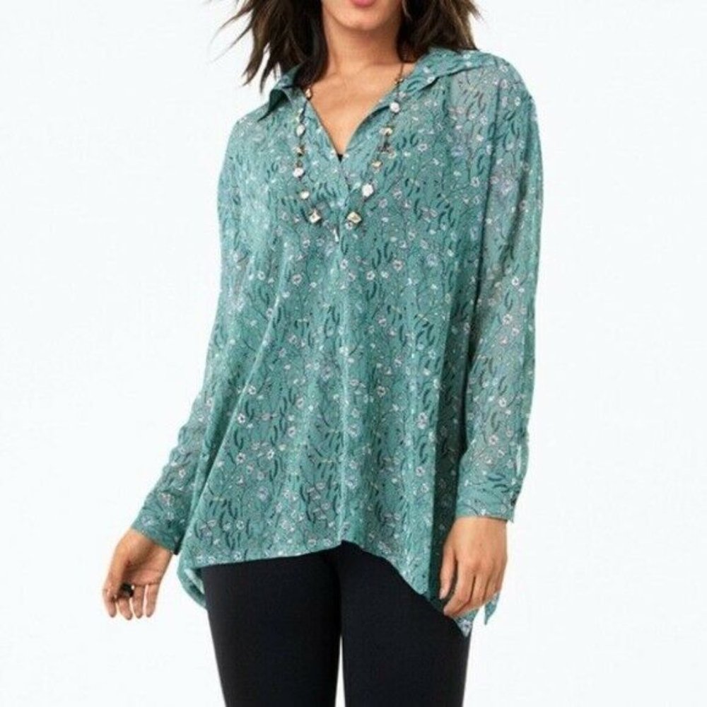 CAbi Chase Blouse Size S Small Green Floral Field Of Flowers Top Shirt Chiffon